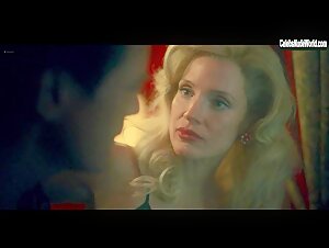 Jessica Chastain Kissing , Bathroom in George and Tammy (2022) 10