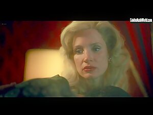 Jessica Chastain Kissing , Bathroom in George and Tammy (2022) 12