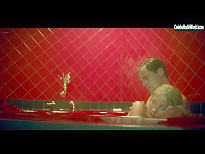 Jessica Chastain Kissing , Bathroom in George and Tammy (2022) 19