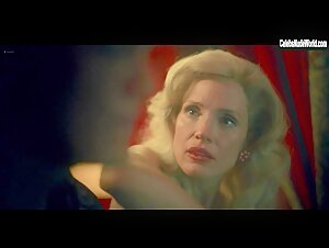 Jessica Chastain Kissing , Bathroom in George and Tammy (2022) 9