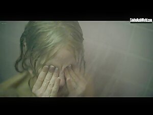 Jessica Chastain Bathroom , Blonde in George and Tammy (2022) 3