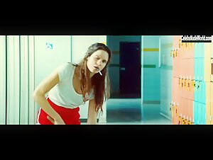 Adele Exarchopoulos, Daphne Patakia, Swala Emati nude, Kissing in Les cinq diables (2022) 2