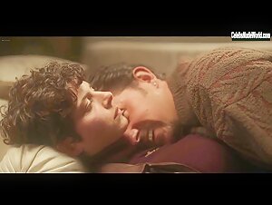 Giordana Marengo, Raffaella Rea in La vita bugiarda degli adulti (2023)  16
