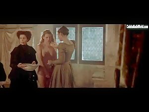 Melanie Thierry Costume , Cleavage in La princesse de Montpensier (2010) 10