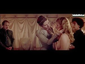 Melanie Thierry Costume , Cleavage in La princesse de Montpensier (2010) 11