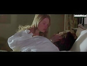 Melanie Thierry Costume , Cleavage in La princesse de Montpensier (2010) 8