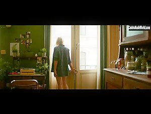Ludivine Sagnier, Sophie Breyer in La Ruche (2021)  1