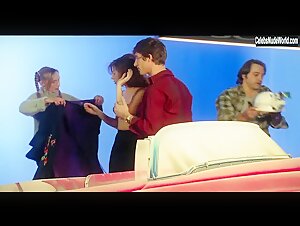 Mathilde Seigner in Le coeur à l'ouvrage (2000) 2