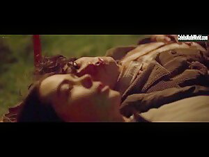 Ximena Lamadrid, Carolina Politi in No Abras La Puerta (2022) 8