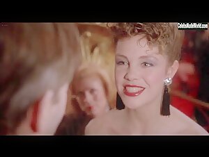 Sarah Maur Thorp, Carolyn Cortez, Cathy Murphy in Edge of Sanity (1989)  14