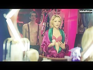 Silvia Santamaría in El man del porno (2018)  18