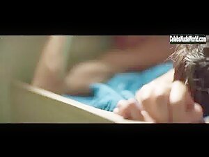 Maria Casadevall & Sophie Charlotte in Ilha de Ferro (2018) S1  17