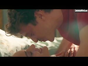 Noemie Merlant in Un año, una noche (2022) 20