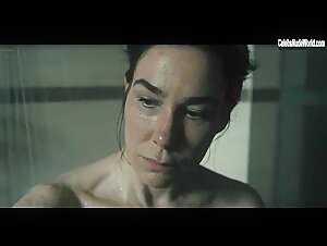 Maaike Neuville, Carice van Houten in Red Light (2021) 19
