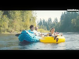 Alison Brie, Kiersey Clemons in Somebody I Used to Know (2023)  2