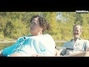 Alison Brie, Kiersey Clemons in Somebody I Used to Know (2023)  3