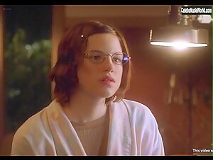 Jodi Lyn O'Keefe, Katherine Kendall in Devil in the Flesh 2 (2000)  2