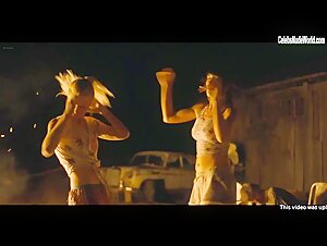 Nora Trokán, Nike Kurta in Well (HU-2016)  4
