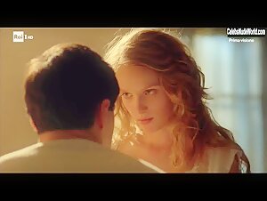 Katsiaryna Shulha (as Caterina Shulha) in Il confine (2018)  10