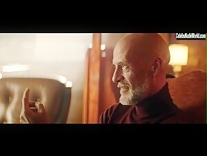 Matilde Gioli, Mariela Garriga in Gli uomini d'oro (2019)  17