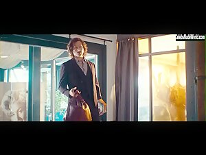 Matilde Gioli in Va bene cosi (2021)  5