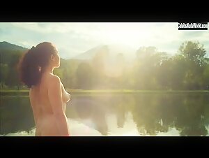 Noemi Bertoldi, Federica Ferro in Un nome scritto nell'acqua (2021) 