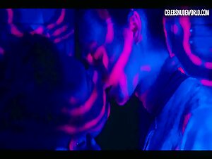 Tanya Reynolds, Patricia Allison lesbian, Sexy scene in Sex Education (2019-) 10