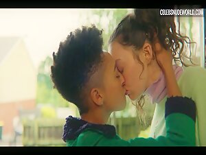 Tanya Reynolds, Patricia Allison Sexy, lesbian scene in Sex Education (2019-) 20