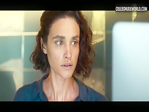 Emanuelle Araujo Sexy, Lingerie scene in Lady Voyeur (2023-) 16