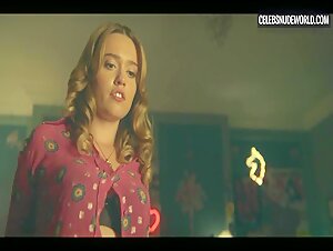 Aimee-Lou Wood underwear, Sexy scene in Sex Education (2019-) 9