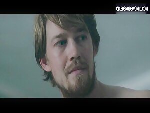 Margaret Qualley Nude, curly scene in Stars at Noon (2022) 7