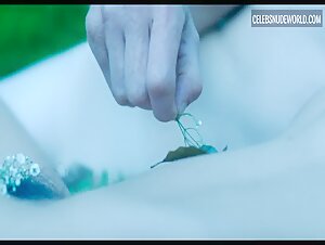 Emma Corrin breasts, butt scene in Lady Chatterley's Lover (2022) 4