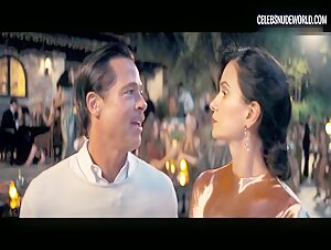 Yissendy Trinidad breasts, Nude scene in Babylon (2022) 4