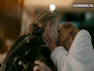 Kiernan Shipka, Diane Kruger Sexy, lesbian scene in Swimming with Sharks (2022) 16