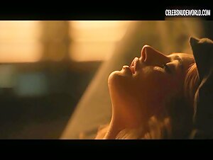 Grace Van Patten Nude, breasts scene in Tell Me Lies (2022) 7