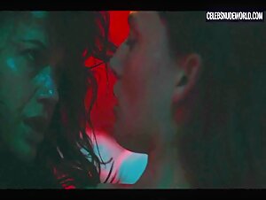 Carla Gugino, Gaite Jansen tits,lesbian scene in Leopard Skin (2022) 1