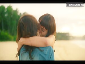 Carla Gugino, Gaite Jansen lez scene in Leopard Skin (2022) 4