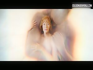 Tilda Swinton Sexy, Hugging scene in Three Thousand Years of Longing (2022) 18