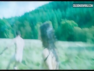 Emma Corrin bush, Nude scene in Lady Chatterley's Lover (2022) 17
