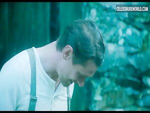 Emma Corrin bush, Nude scene in Lady Chatterley's Lover (2022) 3