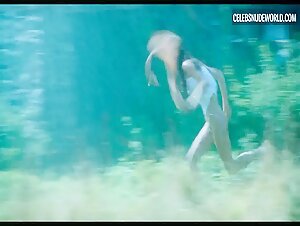 Emma Corrin bush, Nude scene in Lady Chatterley's Lover (2022) 5