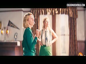 Margot Robbie Pokeys, Set scene in Babylon (2022) 14