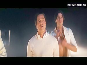 Margot Robbie Nude, nip slip scene in Babylon (2022) 14