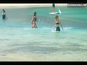 Amaia Aberasturi, Begoña Vargas, Nona Sobo, Berta Castañe  beach scene in Welcome to Eden (2022-) 19