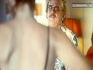 Ari Graynor underwear, Sexy scene in Winning Time: The Rise of the Lakers Dynasty (2022-) 14