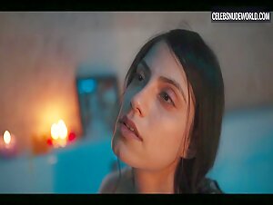 Barbara Lopez Brunette, Sexy scene in Señorita 89 (2022) 4