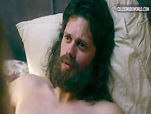 Hanna Björn bush, Nude scene in Clark (2022) 17