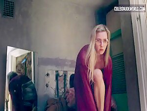 Hanna Björn bush, Nude scene in Clark (2022) 2