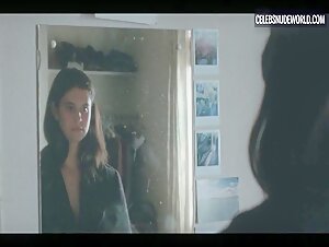 Alison Oliver Nude, breasts scene in Conversations with Friends (2022) 16