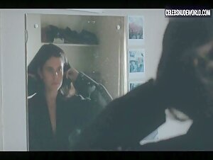 Alison Oliver Nude, breasts scene in Conversations with Friends (2022) 17